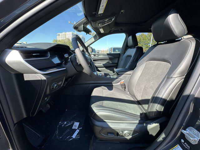 new 2025 Jeep Grand Cherokee car, priced at $40,309