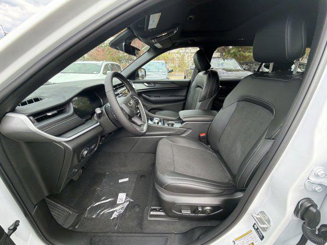 new 2025 Jeep Grand Cherokee L car, priced at $39,446