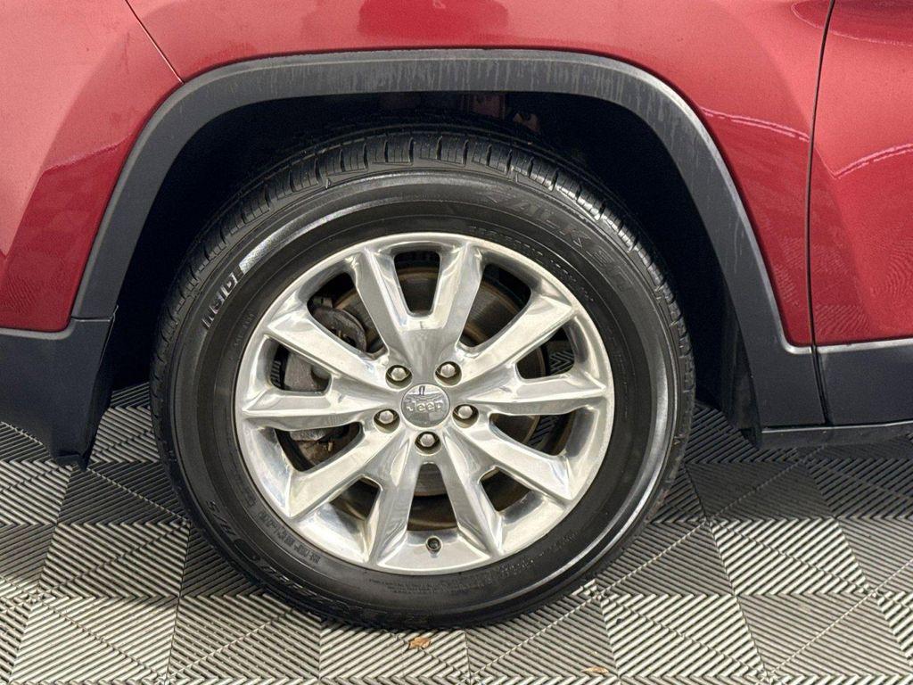 used 2015 Jeep Cherokee car, priced at $14,995