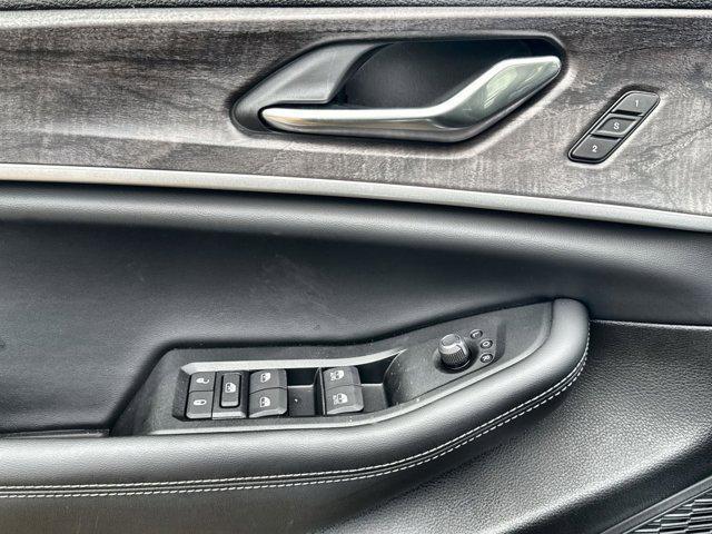 new 2025 Jeep Grand Cherokee car, priced at $43,552