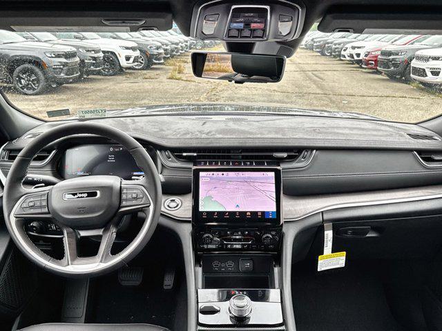 new 2025 Jeep Grand Cherokee car, priced at $43,552