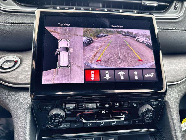 new 2025 Jeep Grand Cherokee car, priced at $43,552