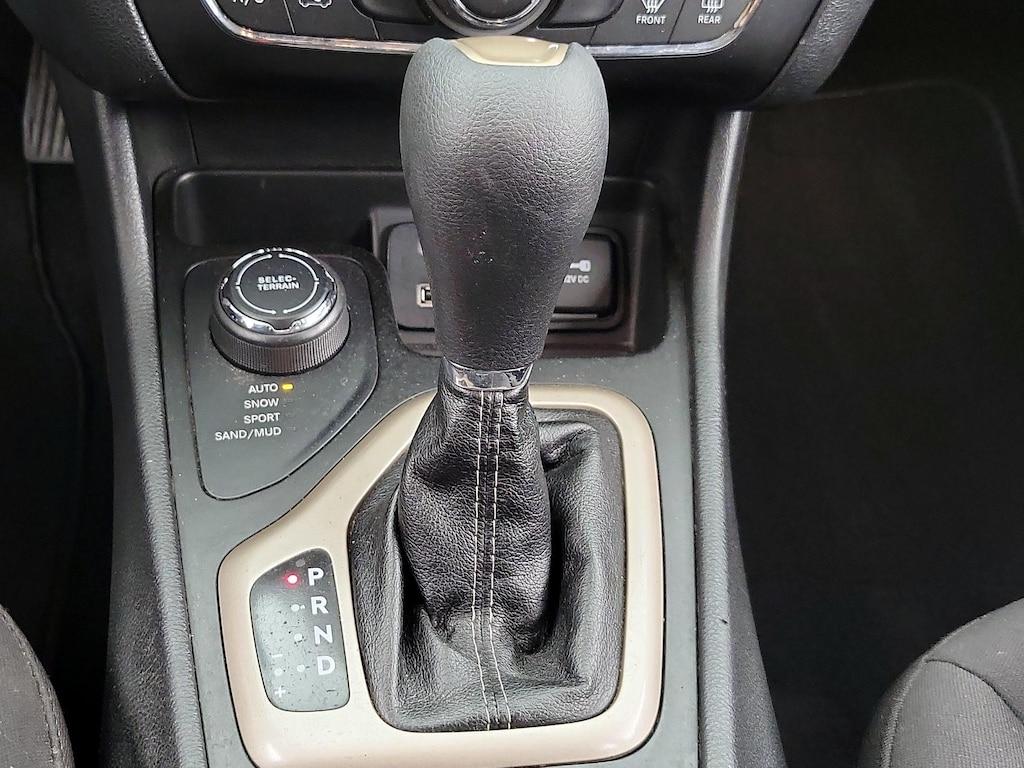 used 2014 Jeep Cherokee car, priced at $10,998