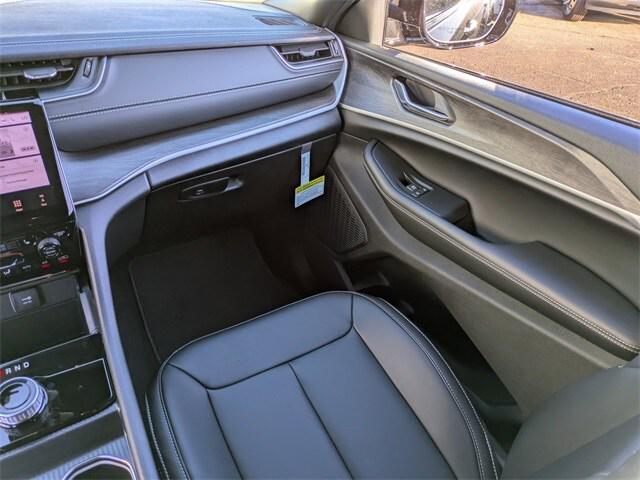 new 2025 Jeep Grand Cherokee L car, priced at $43,052