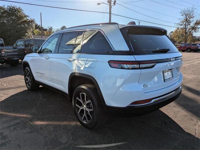 new 2025 Jeep Grand Cherokee car, priced at $38,424