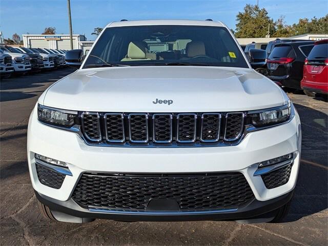 new 2025 Jeep Grand Cherokee car, priced at $38,424