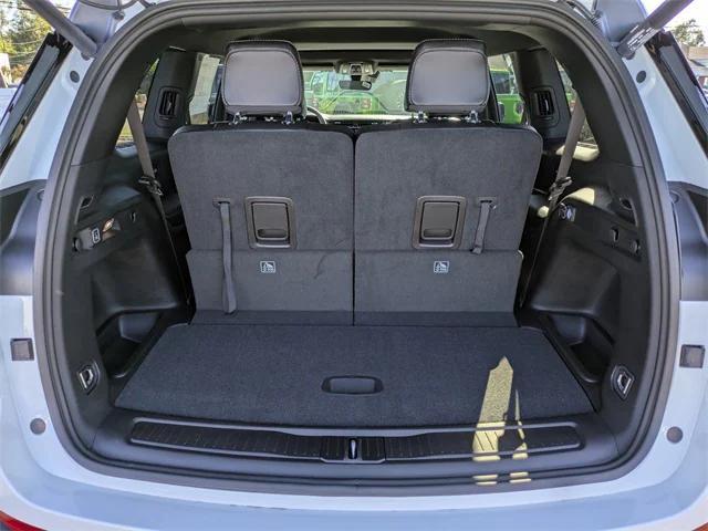 new 2025 Jeep Grand Cherokee L car, priced at $40,002