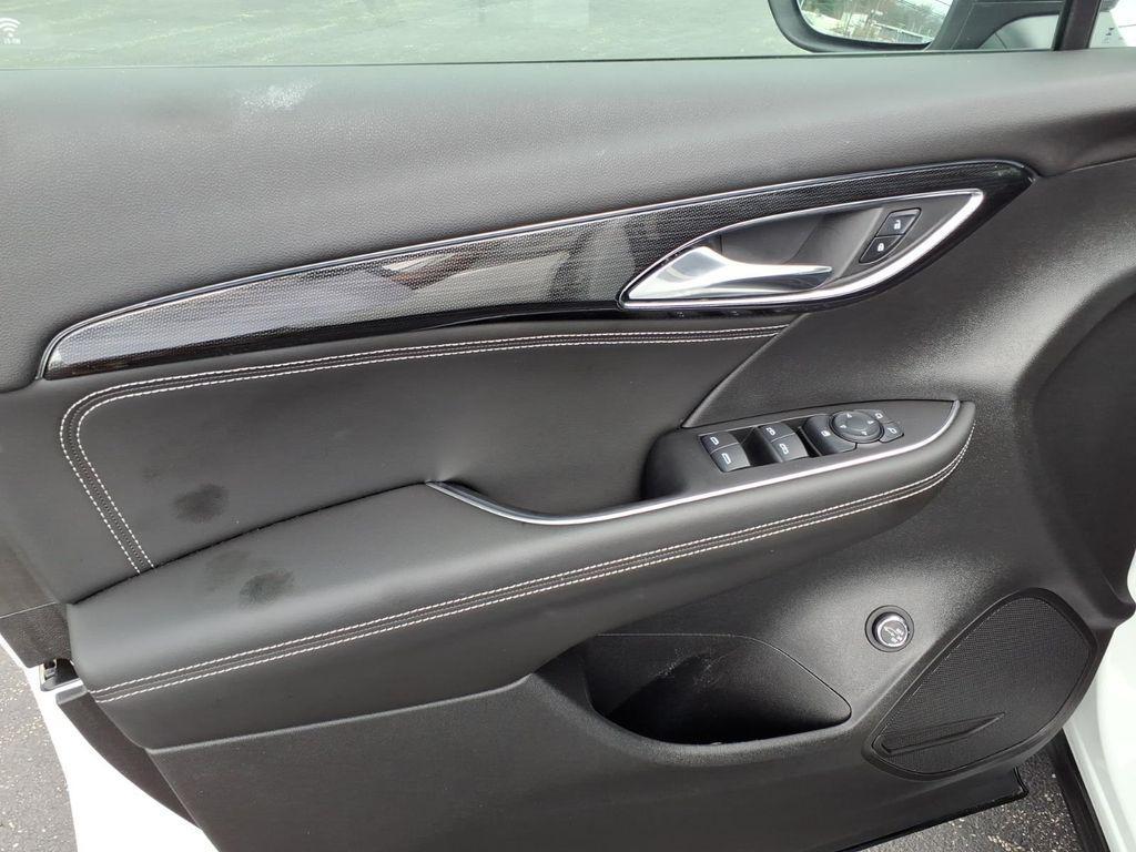used 2023 Buick Envision car, priced at $29,009