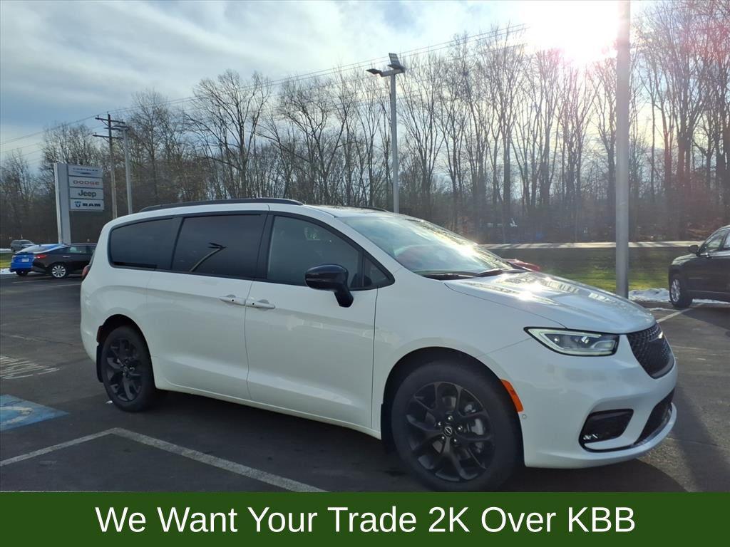 new 2026 Chrysler Pacifica car, priced at $52,841