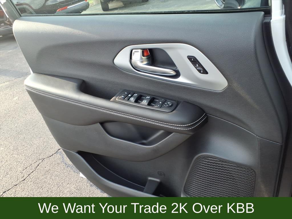 new 2026 Chrysler Pacifica car, priced at $52,841