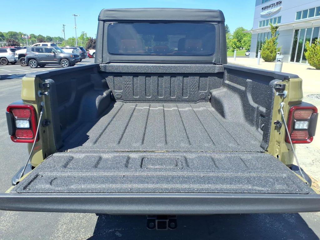 new 2026 Jeep Gladiator car, priced at $51,477