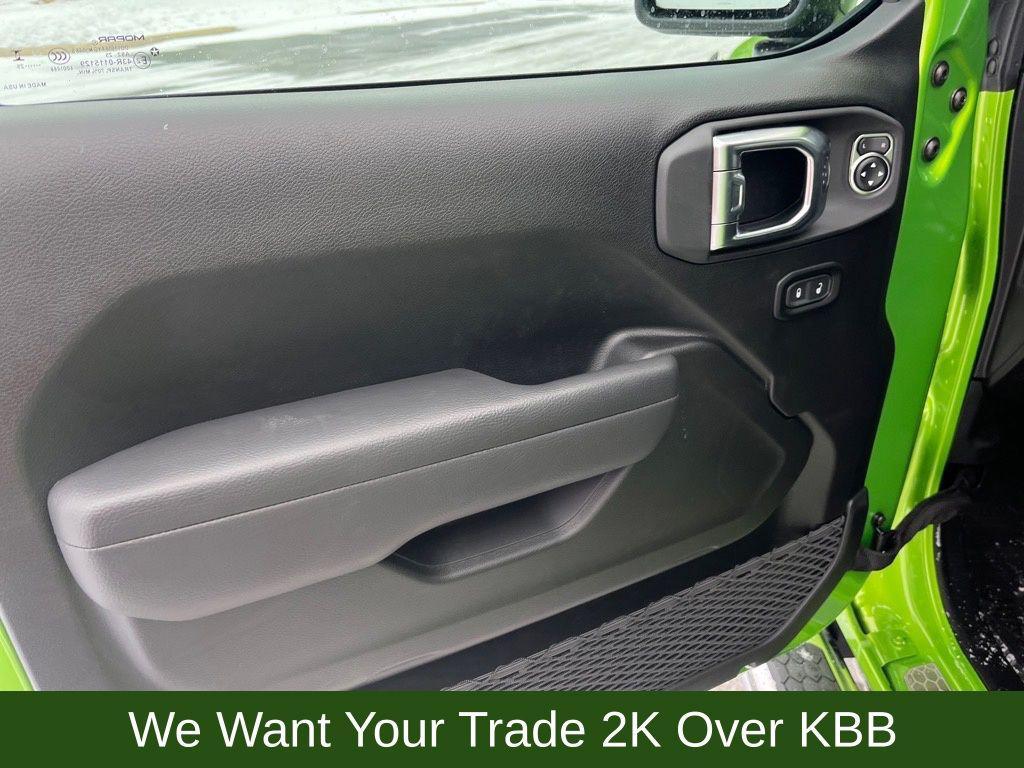 new 2025 Jeep Wrangler car, priced at $43,684