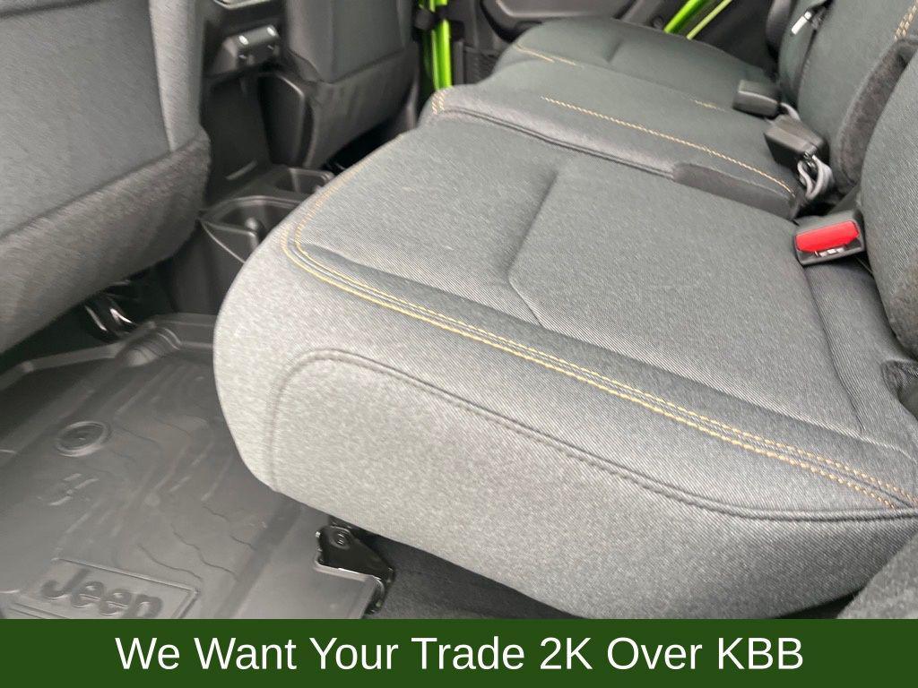 new 2025 Jeep Wrangler car, priced at $43,684