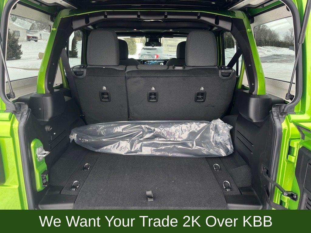 new 2025 Jeep Wrangler car, priced at $43,684