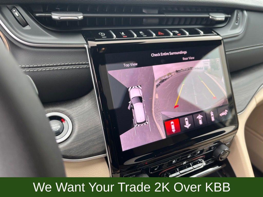 new 2025 Jeep Grand Cherokee car, priced at $44,276