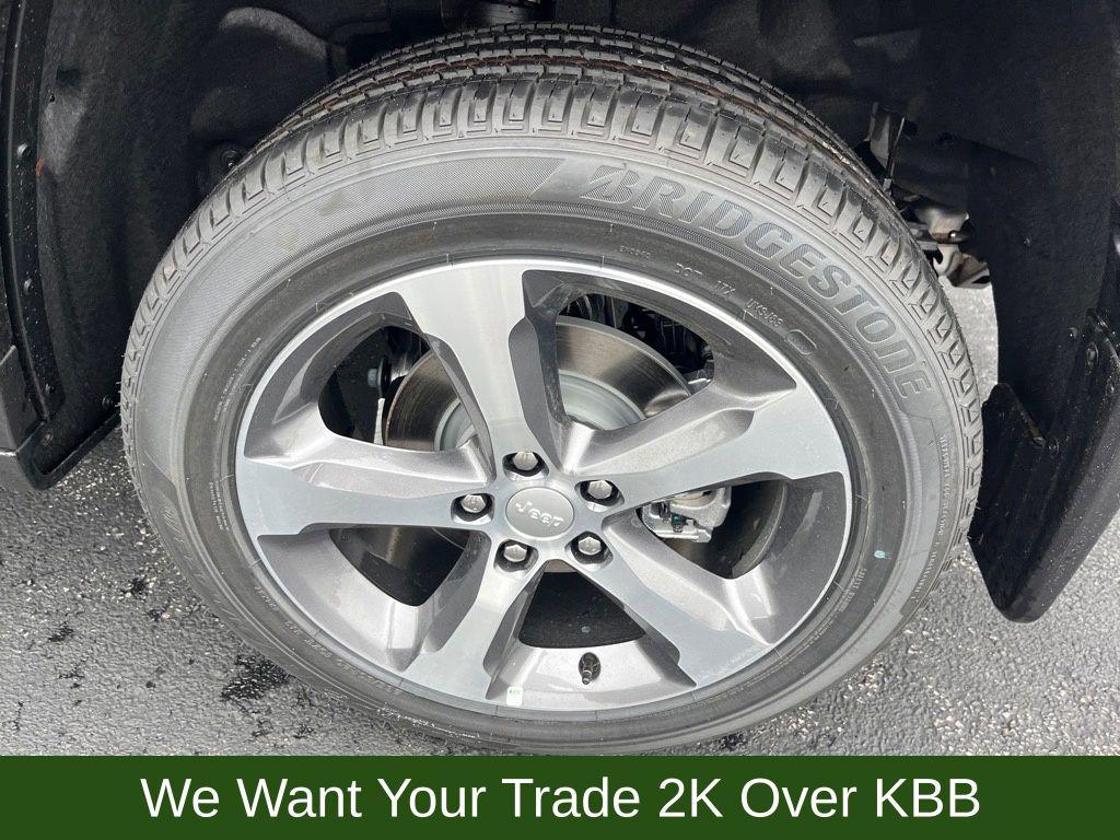 new 2025 Jeep Grand Cherokee car, priced at $44,276