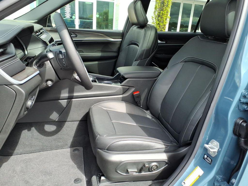 new 2026 Jeep Grand Cherokee L car, priced at $52,689