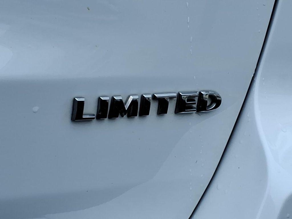 used 2022 Jeep Grand Cherokee car, priced at $28,821