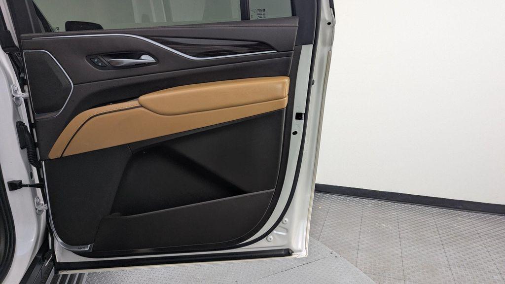 used 2021 Cadillac Escalade ESV car, priced at $46,999