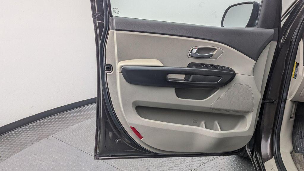 2016 Titanium Bronze Pearl Metallic Kia Sedona