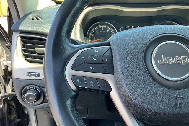 used 2015 Jeep Cherokee car, priced at $8,980