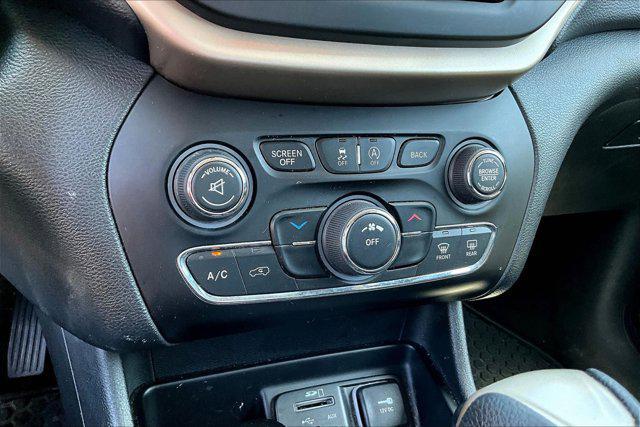 used 2015 Jeep Cherokee car, priced at $8,980