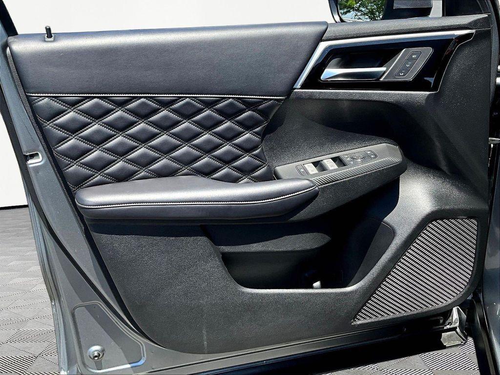 used 2023 Mitsubishi Outlander PHEV car, priced at $26,664