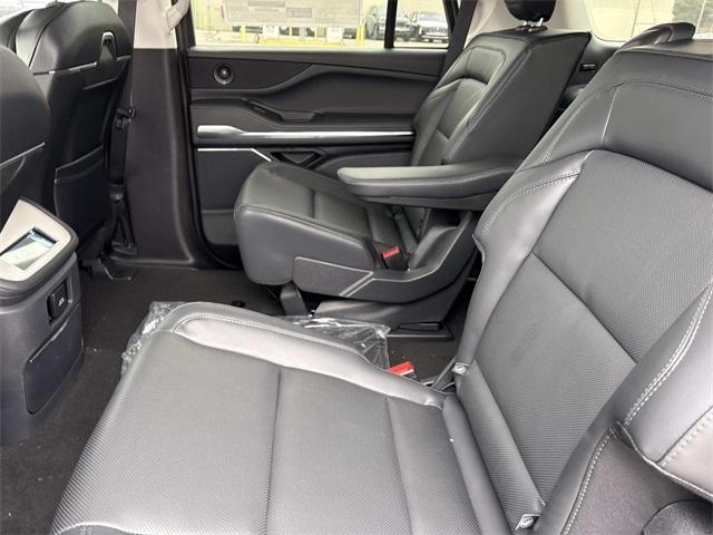 new 2026 Lincoln Navigator car, priced at $96,495