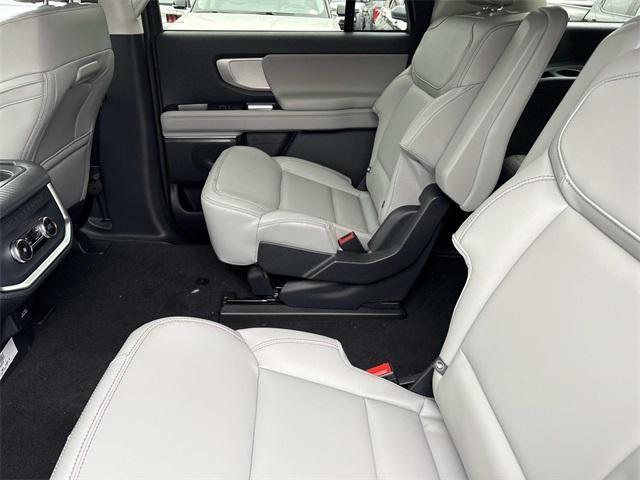 new 2025 Ford Expedition Max car, priced at $75,995