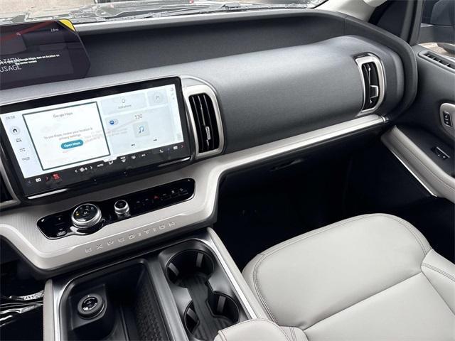 new 2025 Ford Expedition Max car, priced at $75,995