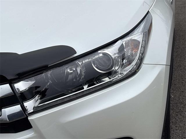 used 2019 Toyota Highlander Hybrid car, priced at $24,200