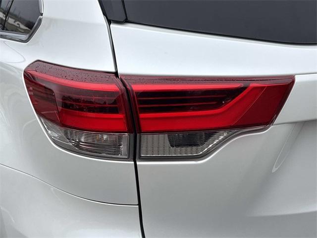 used 2019 Toyota Highlander Hybrid car, priced at $24,200