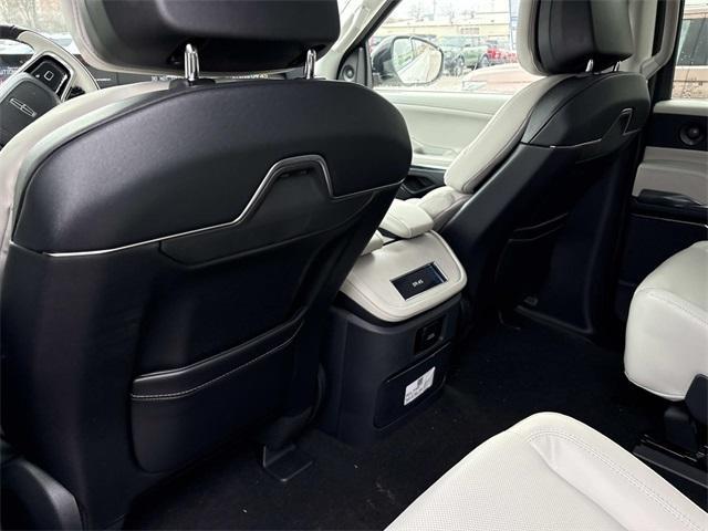 new 2026 Lincoln Navigator car, priced at $98,340