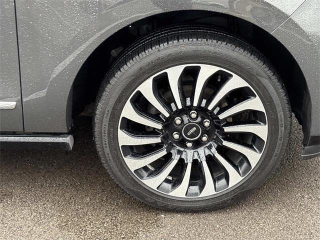 used 2022 Lincoln Navigator car, priced at $57,000