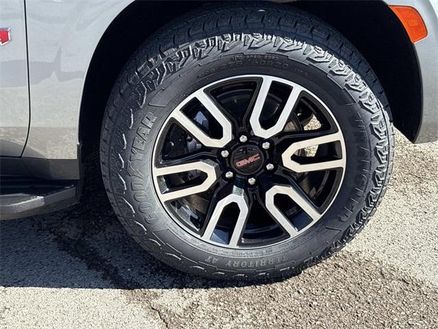 used 2024 GMC Yukon car, priced at $63,000