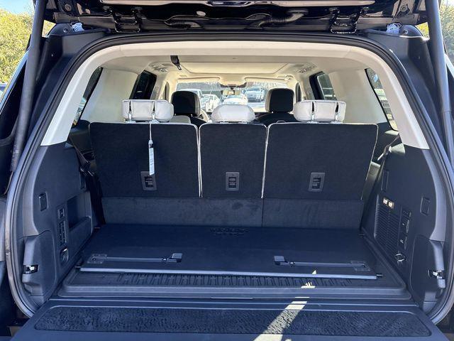 new 2025 Lincoln Navigator car, priced at $103,020