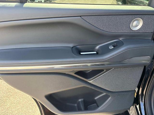 new 2025 Lincoln Navigator car, priced at $105,875