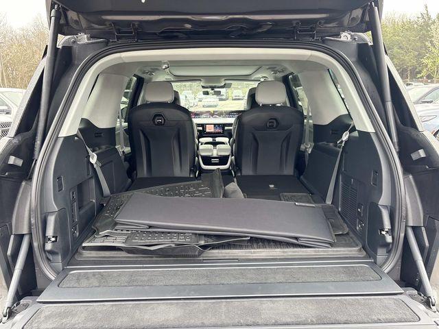 new 2026 Lincoln Navigator car, priced at $128,100