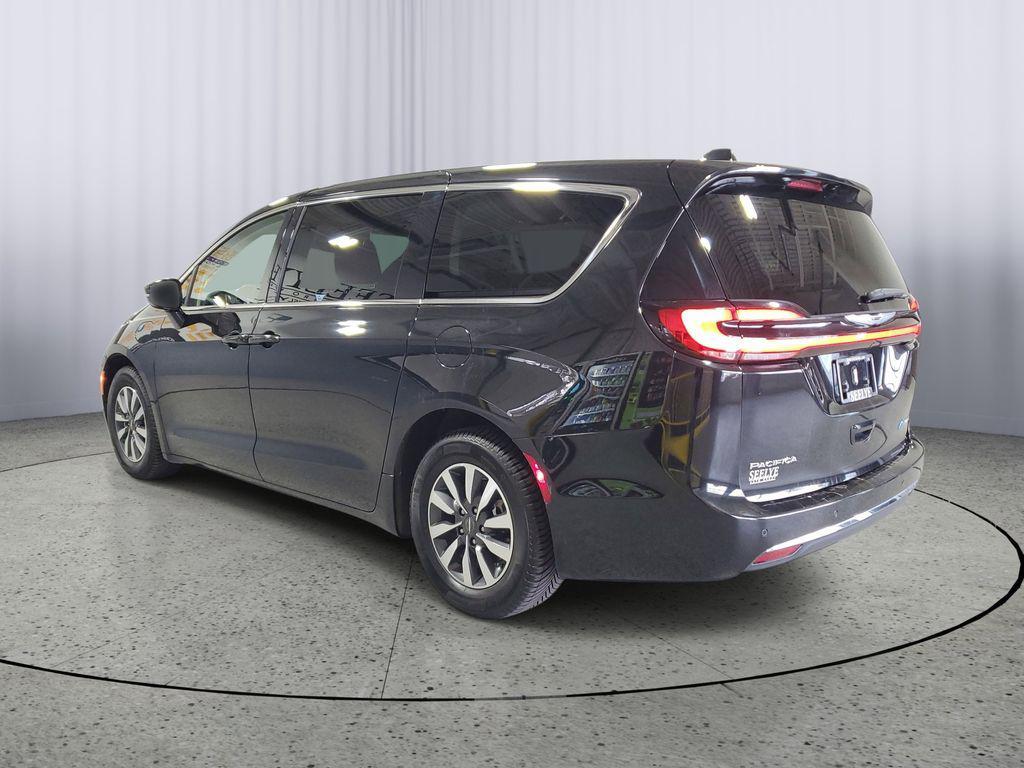 used 2022 Chrysler Pacifica Hybrid car, priced at $24,999