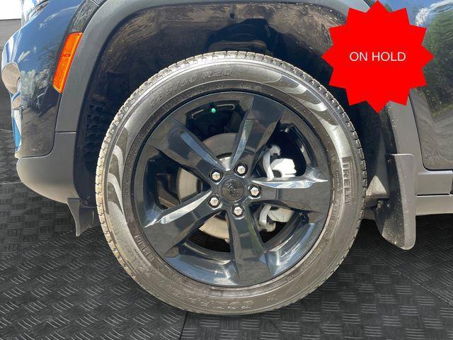 used 2025 Jeep Grand Cherokee car, priced at $39,822