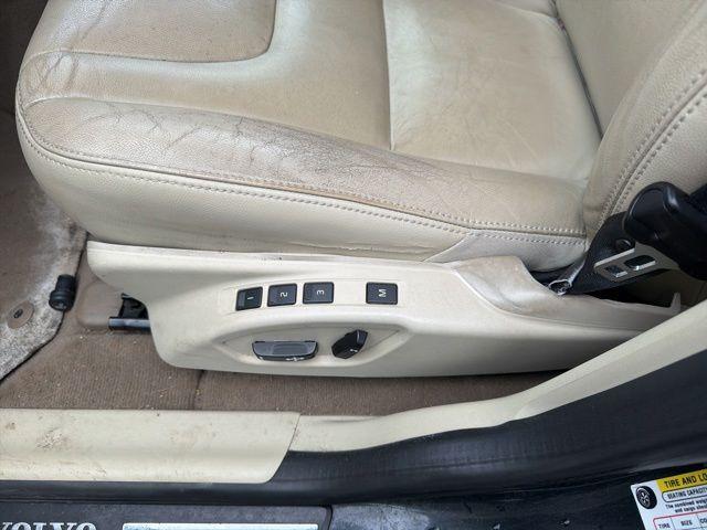 used 2015 Volvo XC60 car, priced at $9,563