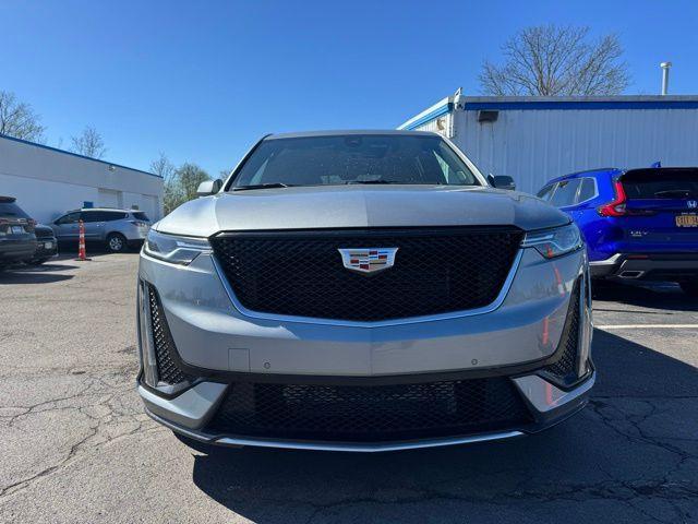 used 2025 Cadillac XT6 car, priced at $53,422