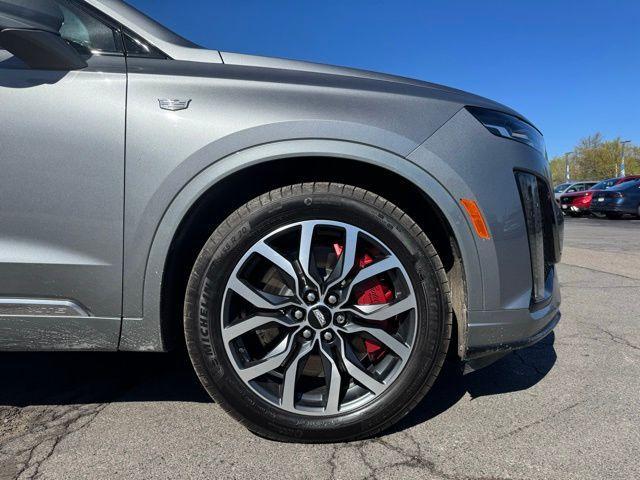 used 2025 Cadillac XT6 car, priced at $53,422