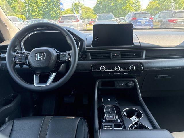 used 2025 Honda Pilot car, priced at $47,410