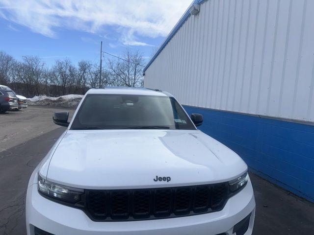 used 2023 Jeep Grand Cherokee car, priced at $27,155