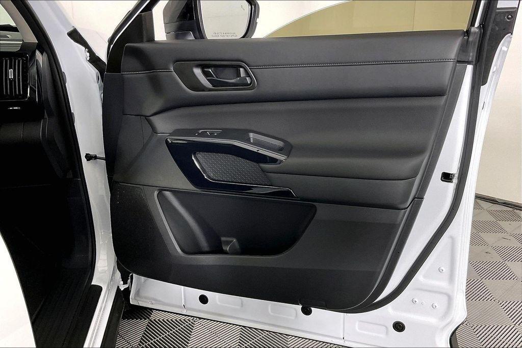 new 2026 Nissan Pathfinder car, priced at $41,023