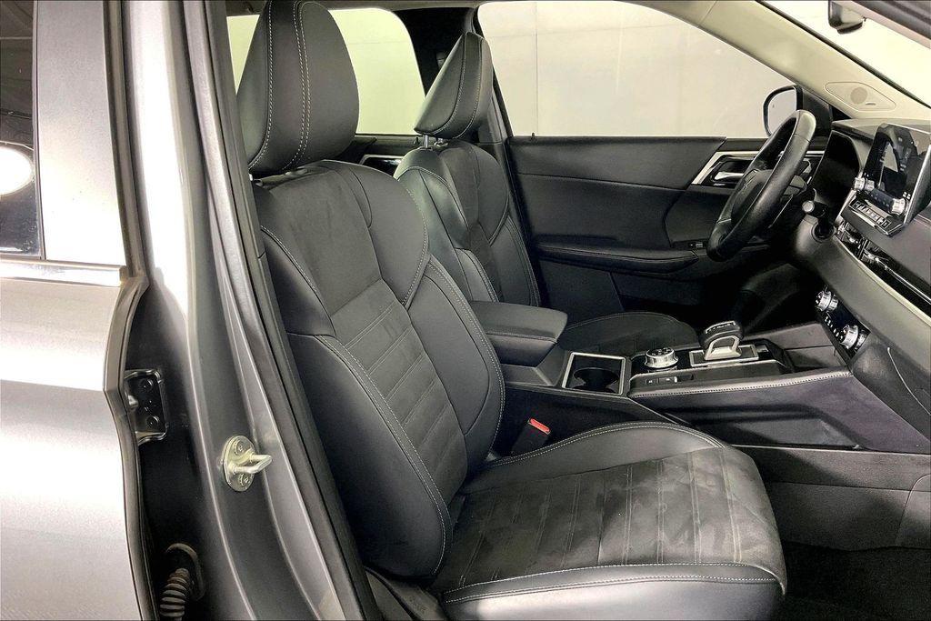 used 2024 Mitsubishi Outlander car, priced at $23,576