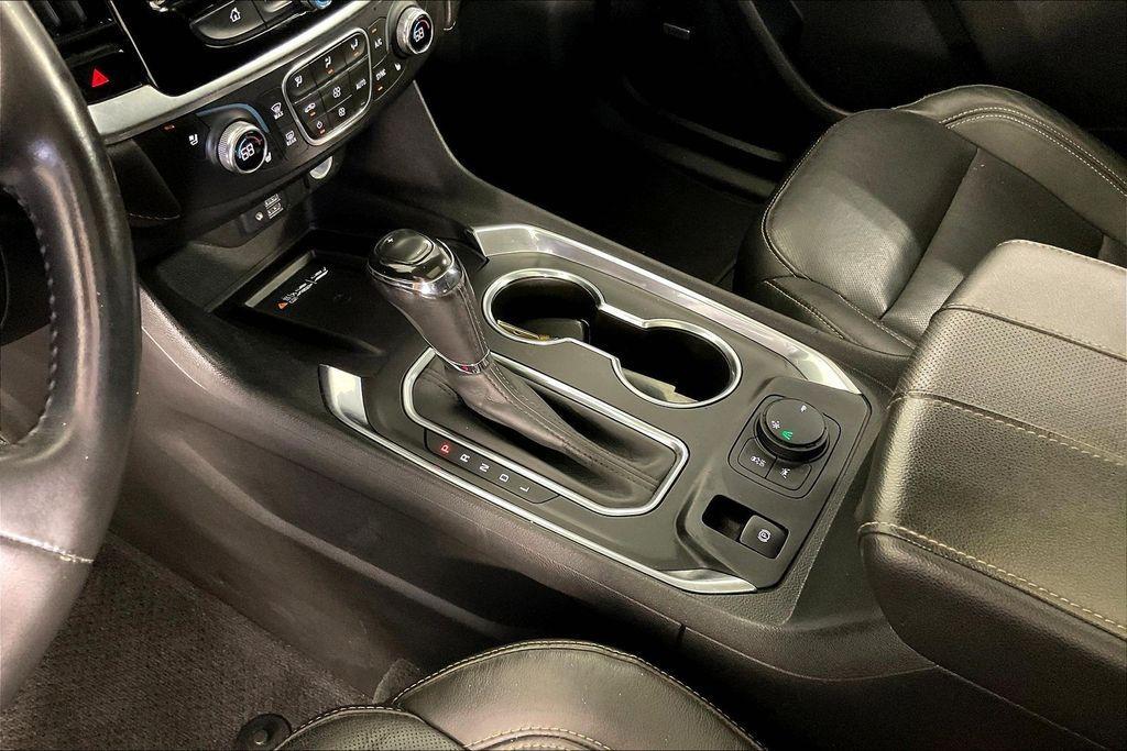 used 2020 Chevrolet Traverse car, priced at $23,977
