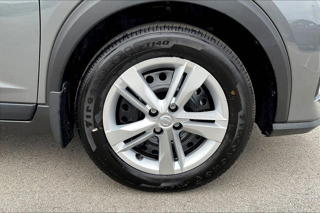 new 2025 Nissan Kicks Play car, priced at $21,955