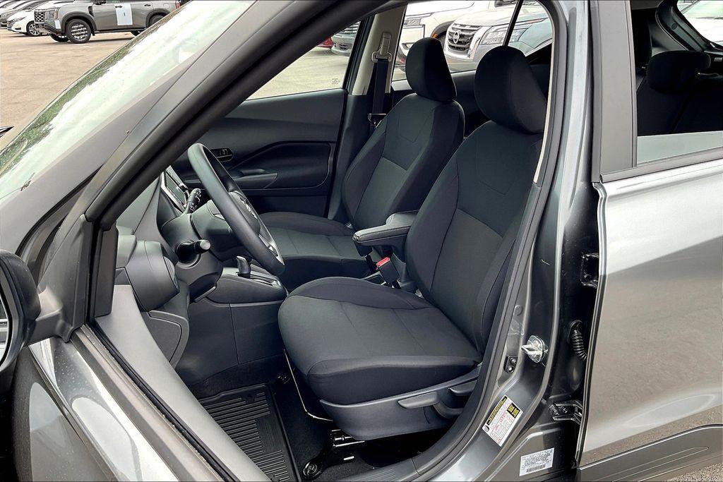 new 2025 Nissan Kicks Play car, priced at $21,955